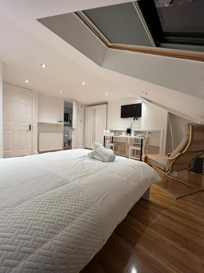 93 West Road Hotel Londra Exterior foto