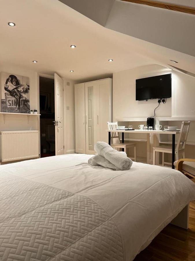 93 West Road Hotel Londra Exterior foto
